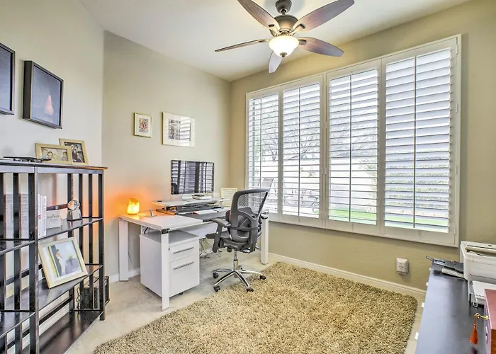 Pool & Pickleball Access: Quiet Home! *
