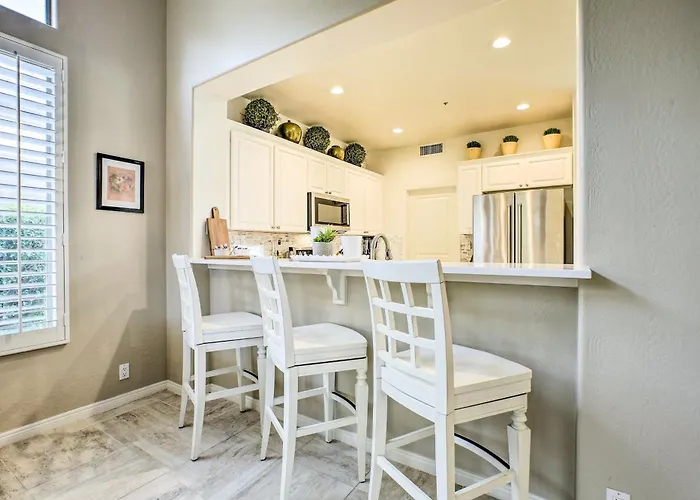 Holiday home Pool & Pickleball Access: Quiet Home!