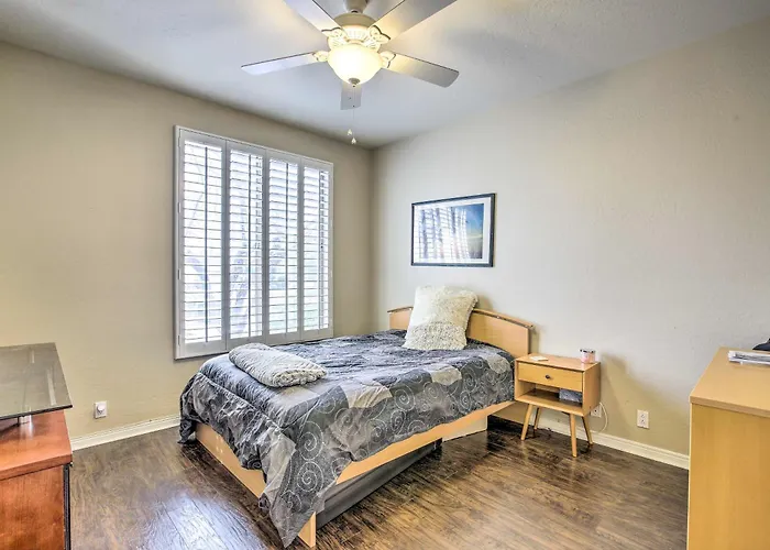 Pool & Pickleball Access: Quiet Home! *
